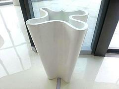 信譽卓越的玻璃鋼花盆經(jīng)銷商——專業(yè)生產(chǎn)與銷售一體化服務(wù)